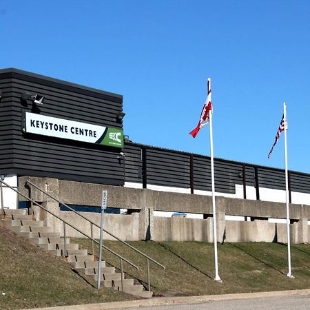 Holiday Inn Express & Suites - Brandon By Ihg Luaran gambar