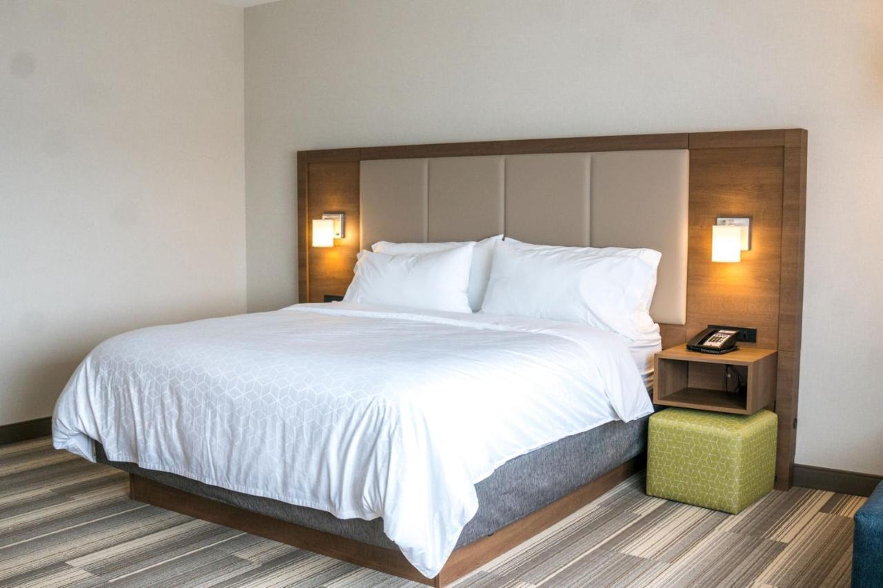 Holiday Inn Express & Suites - Brandon By Ihg Luaran gambar