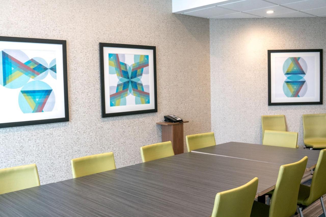 Holiday Inn Express & Suites - Brandon By Ihg Luaran gambar