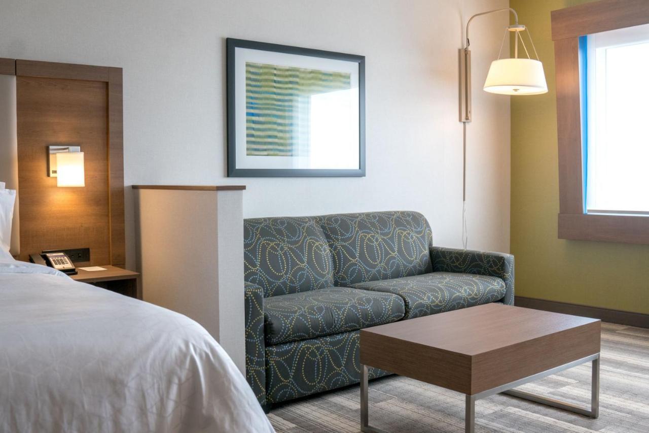 Holiday Inn Express & Suites - Brandon By Ihg Luaran gambar