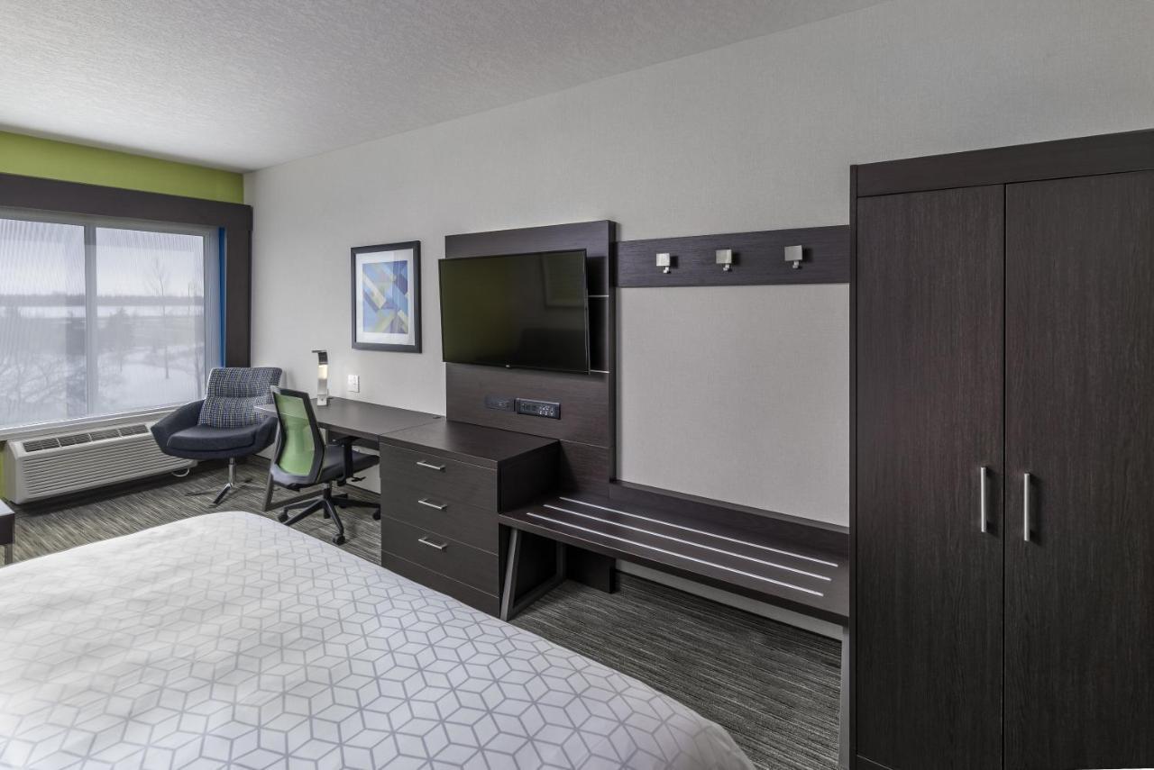 Holiday Inn Express & Suites - Brandon By Ihg Luaran gambar