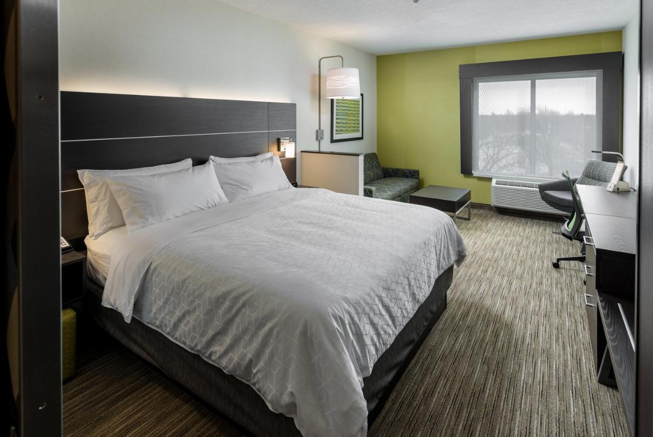 Holiday Inn Express & Suites - Brandon By Ihg Luaran gambar