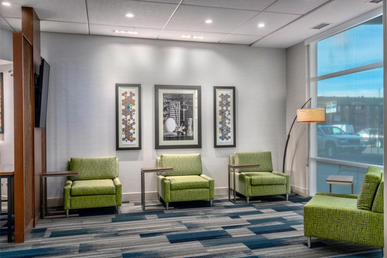 Holiday Inn Express & Suites - Brandon By Ihg Luaran gambar