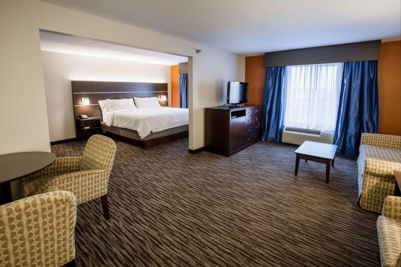 Holiday Inn Express & Suites - Brandon By Ihg Luaran gambar